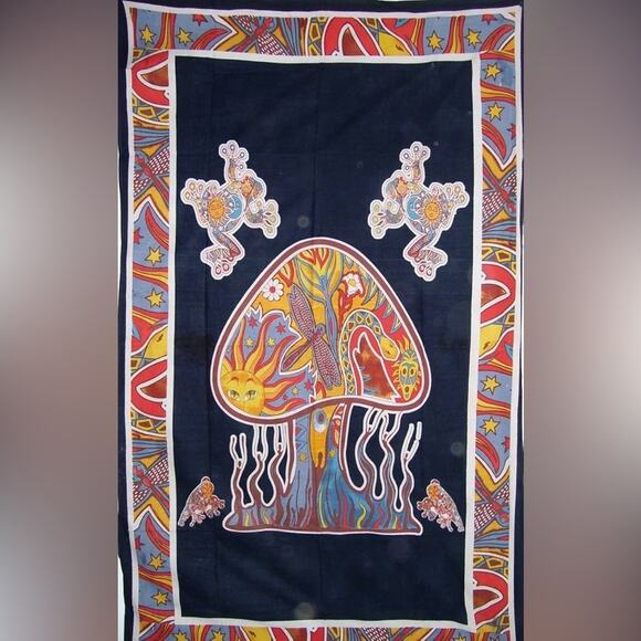 Vertical psychedelic mushrooms on frog tapestry - Picture 1 of 6